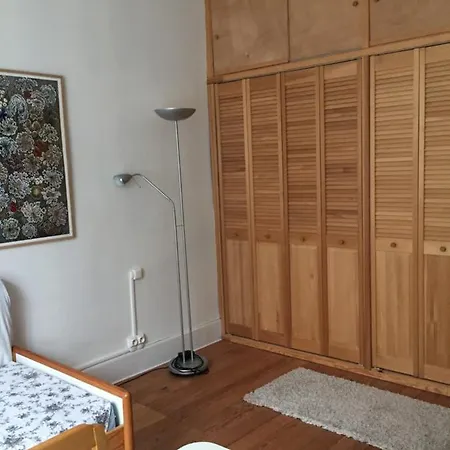 Les Camelias Bed & Breakfast