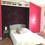 Les Camelias Bed & Breakfast *