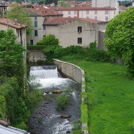 Les Camelias Bed and breakfast