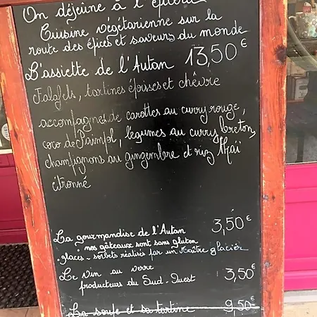 Les Camelias לינה וארוחת בוקר מזמה